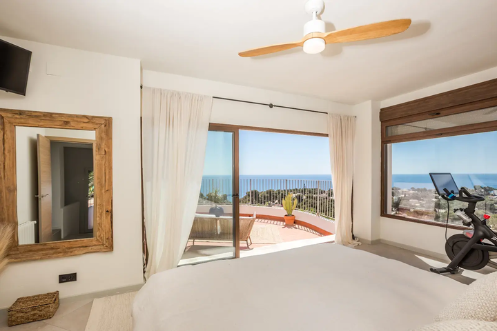 Real estate property image.